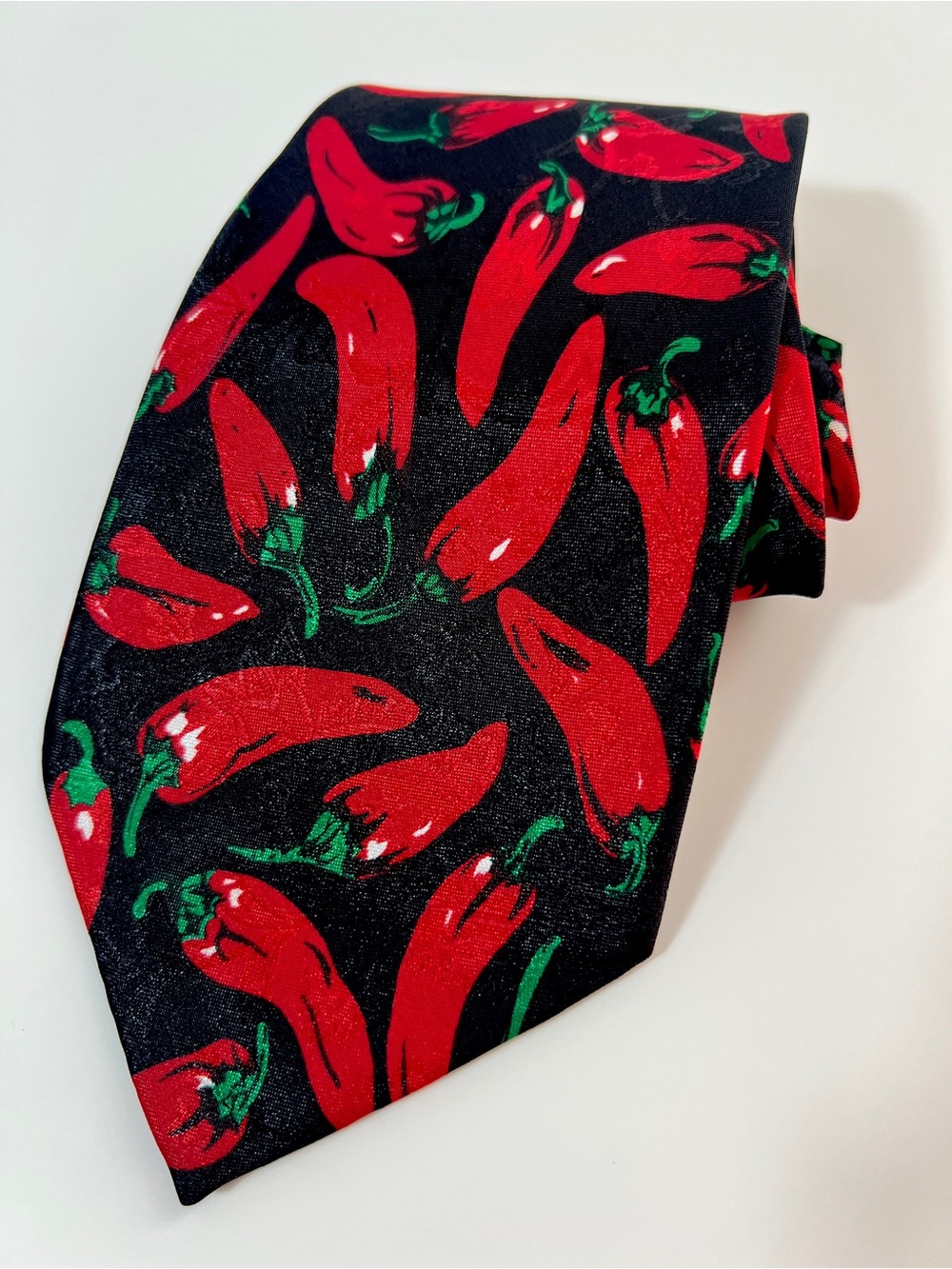 Dino Romaro Handmade Chili Pepper Novelty Tie Red Black Jacquard Chef Food 4”